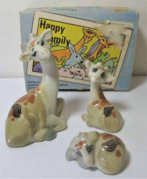 English Porcelain - HAPPY FAMILIES 1978 - 1987 WADE GIRAFFE FAMILY